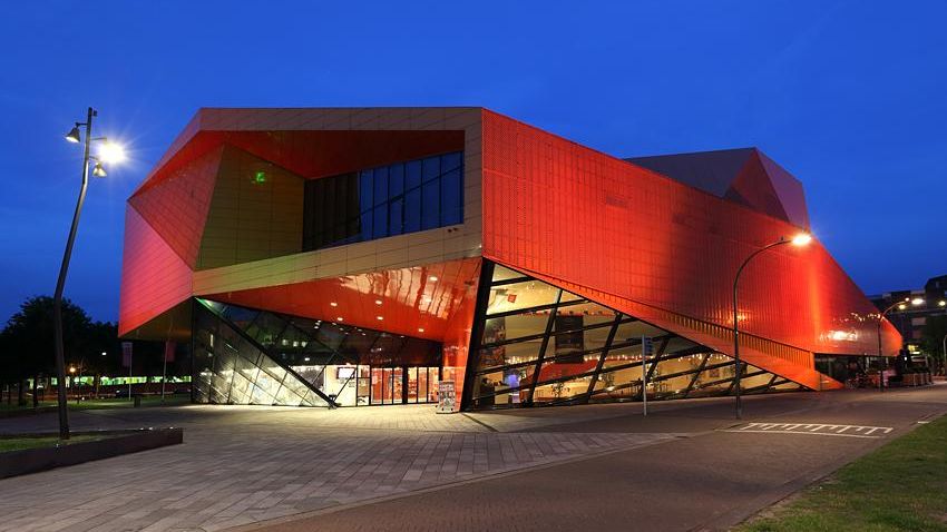 théâtre et centre de congrès AGORA à Lelysatd