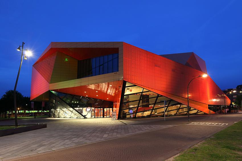 théâtre et centre de congrès AGORA à Lelysatd