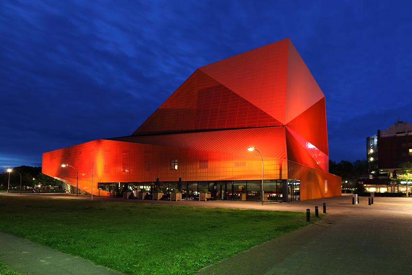 théâtre et centre de congrès AGORA à Lelysatd